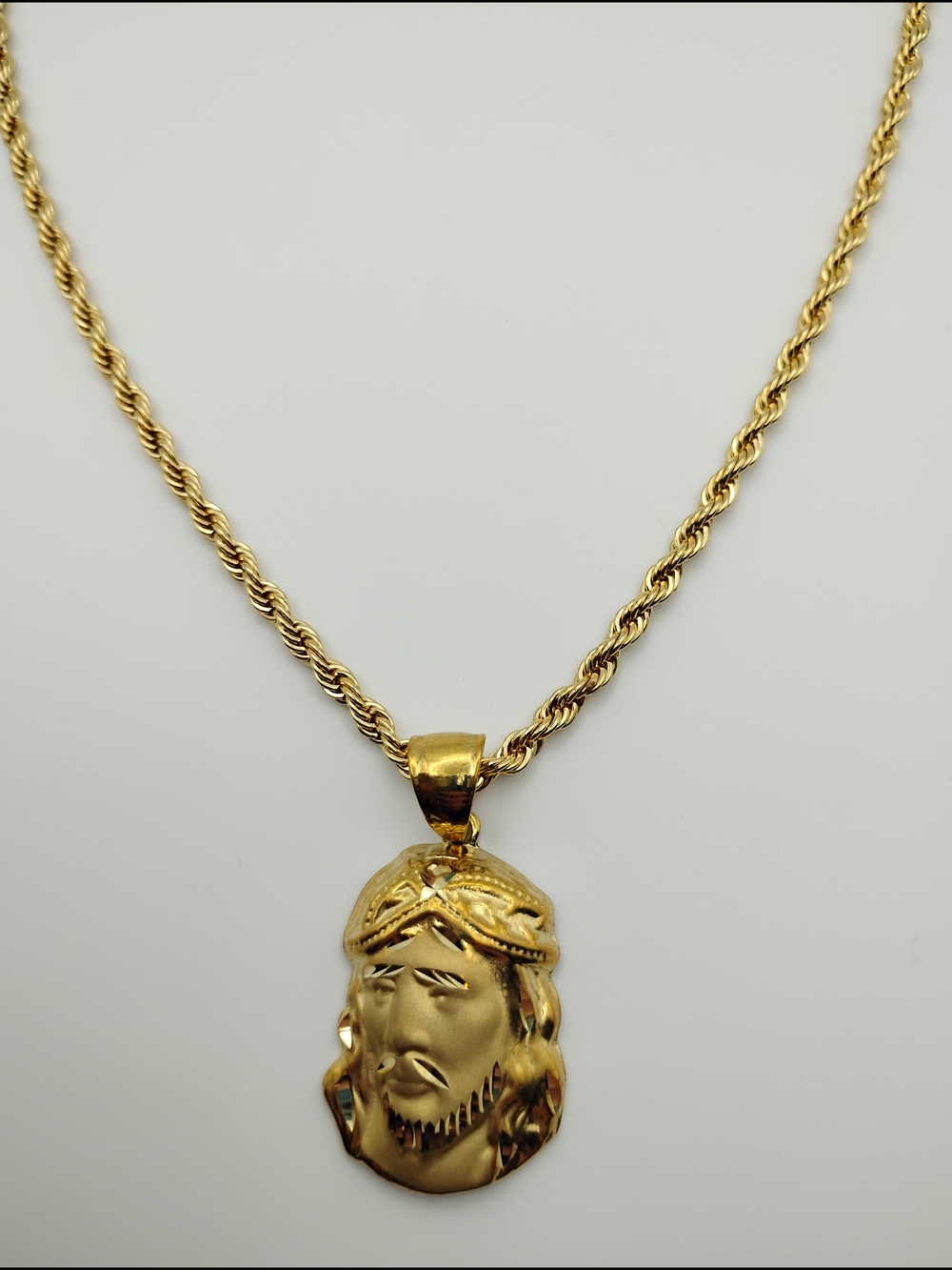 Gold Tone Jesus Head Pendant Necklace - Picture 3 of 15